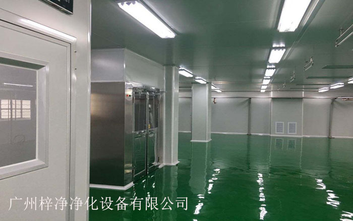 風淋室主要用于對進入潔凈室的人員進行預處理，以減少帶入的塵埃和污染物。